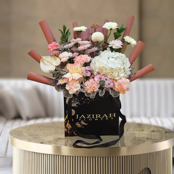 Elegant Flower Bouquet in a Stylish Gift Bag – Fresh Hand-Tied Blooms for All Occasions