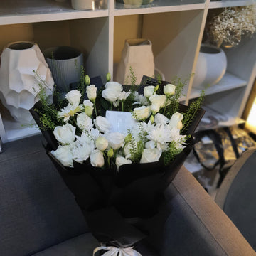 White and grin flowers bouquet
