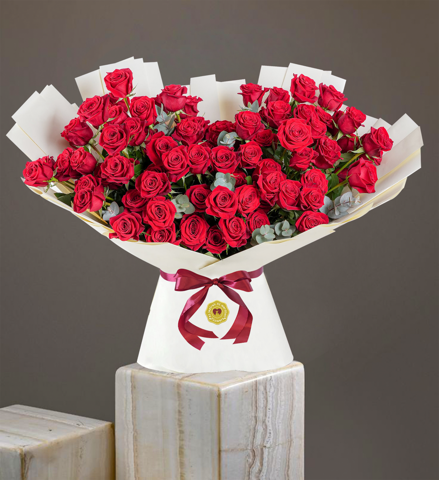 Bouquet of 100+ Roses. Flowers Bouquet