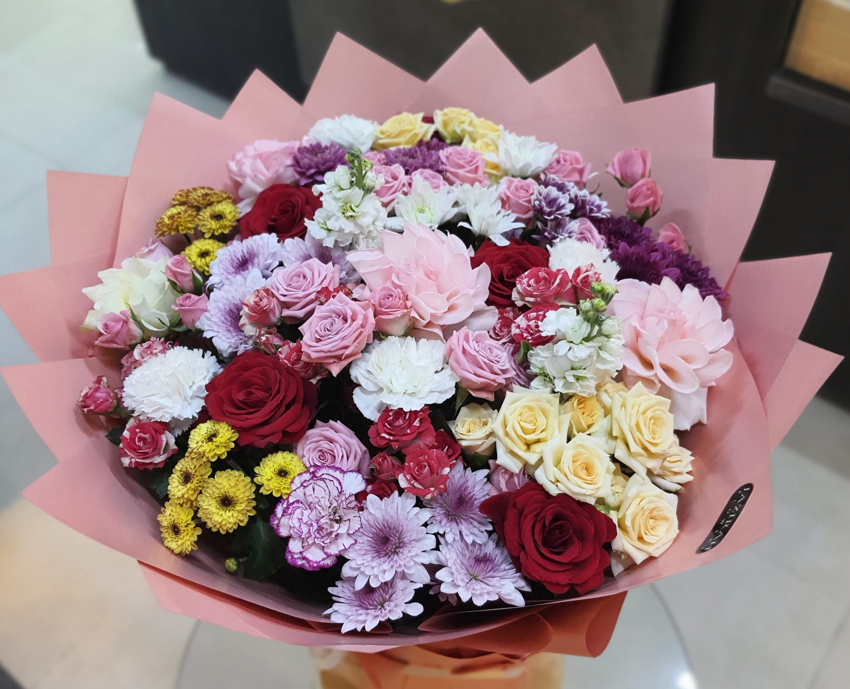Premium Multi-Color Flower Bouquet – Same Day Delivery UAE