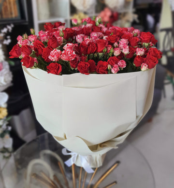 Luxury Red & Pink Spray Roses Bouquet – Romantic Fresh Flower Gift UAE Delivery | Jazirah Flowers