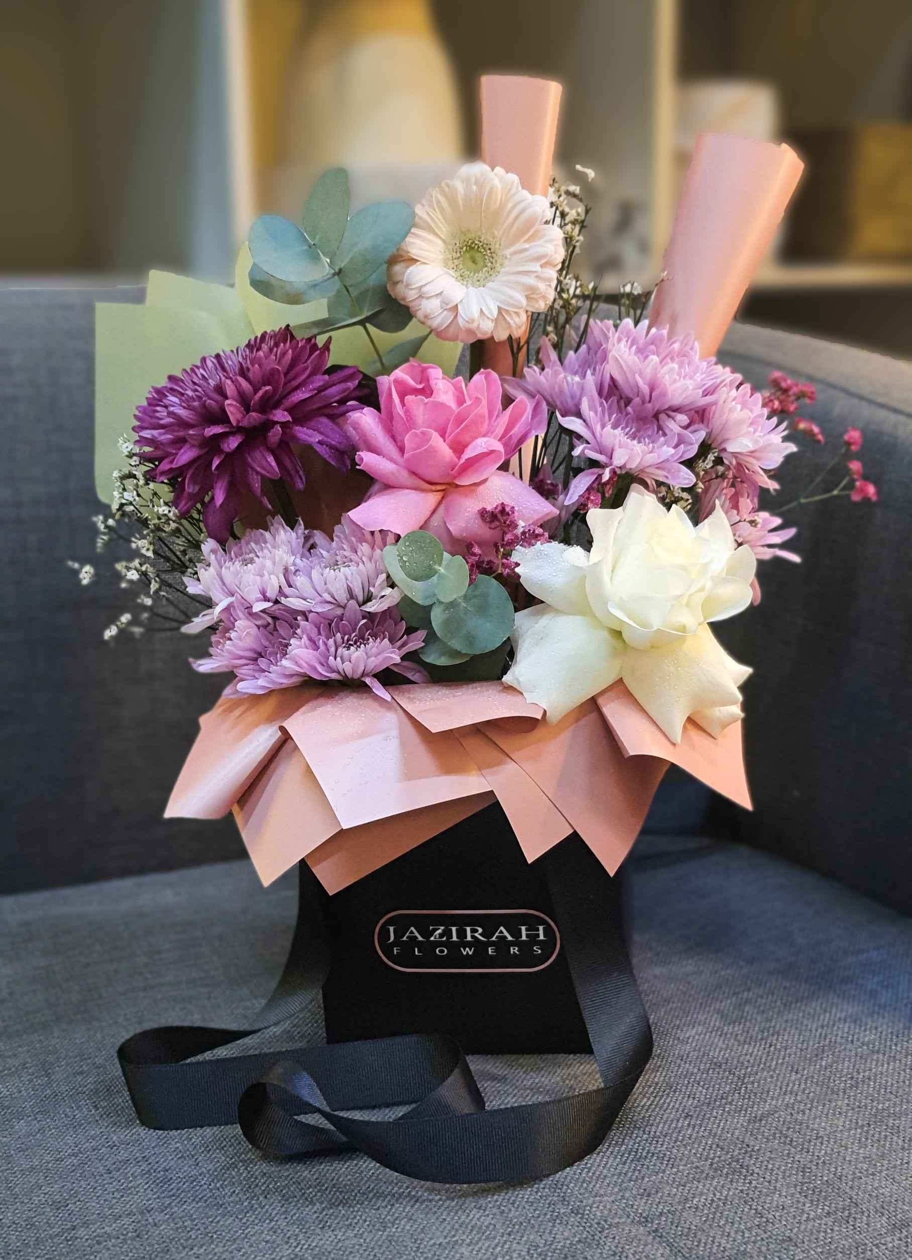 Elegant Pink & Purple Fresh Flower Bag – Jazirah Flowers