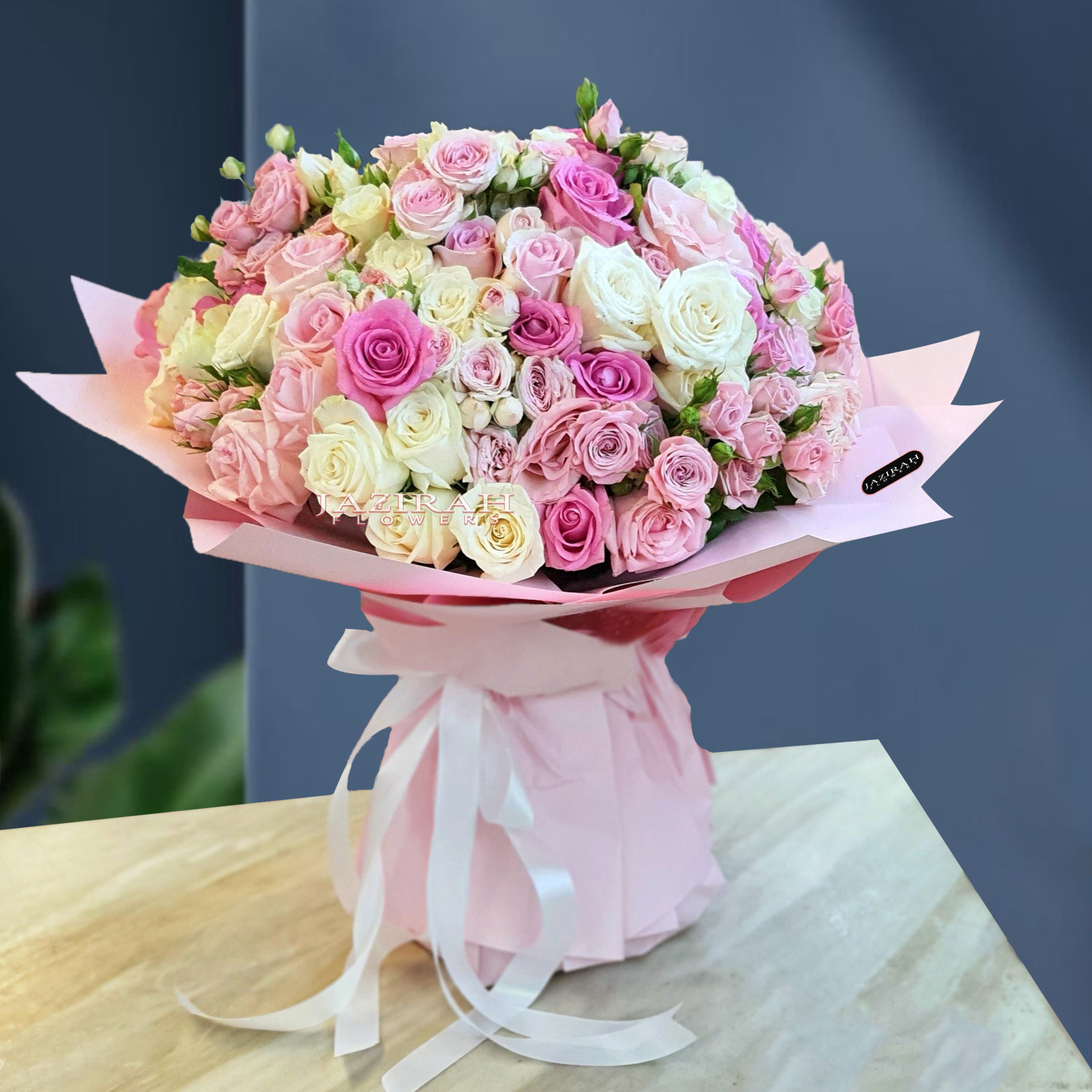 Elegant Pink and White Rose Bouquet - Luxury Fresh Flowers | Jazirah Flowers UAE