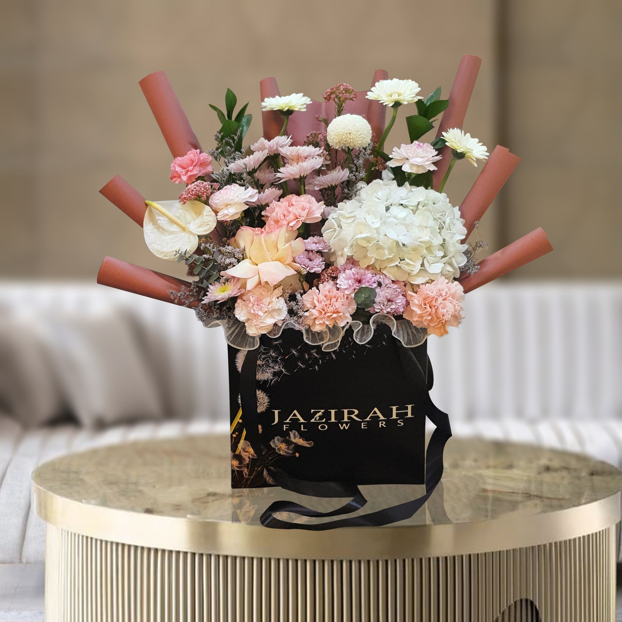 Elegant Flower Bouquet in a Stylish Gift Bag – Fresh Hand-Tied Blooms for All Occasions