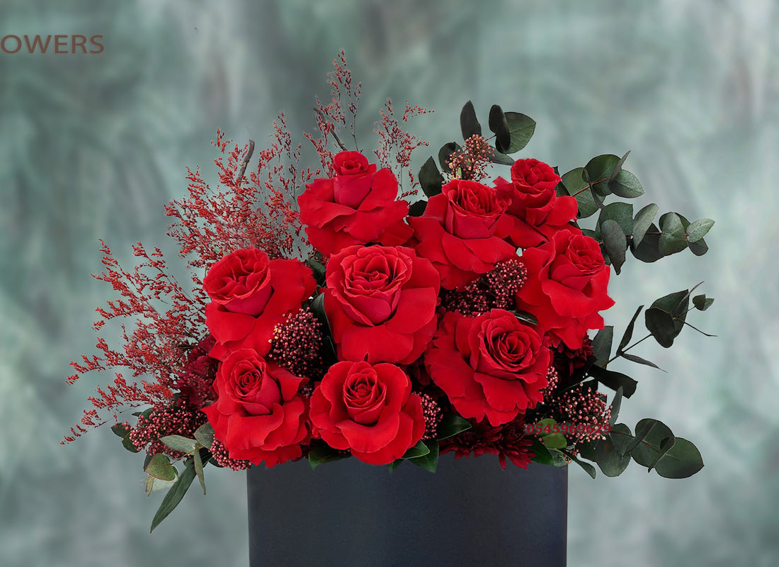 red roses in the box, amazing bouquet