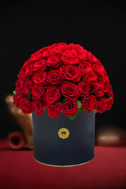 Luxury Red Roses Bouquet With a Box. Round Box Bouquet Of Red Roses