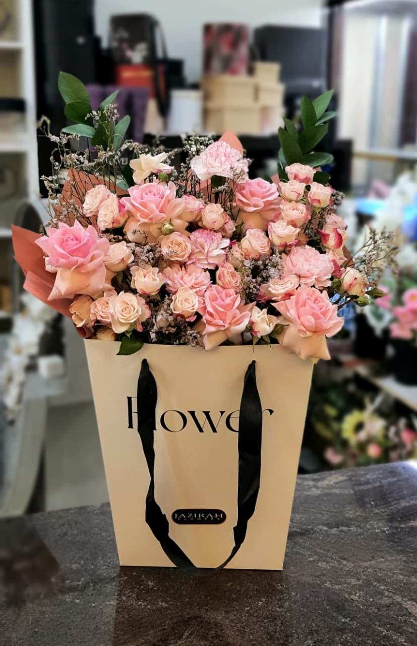 Pink Roses Luxury Flower Bag Bouquet | Fresh Flower Delivery Kalba Fujairah