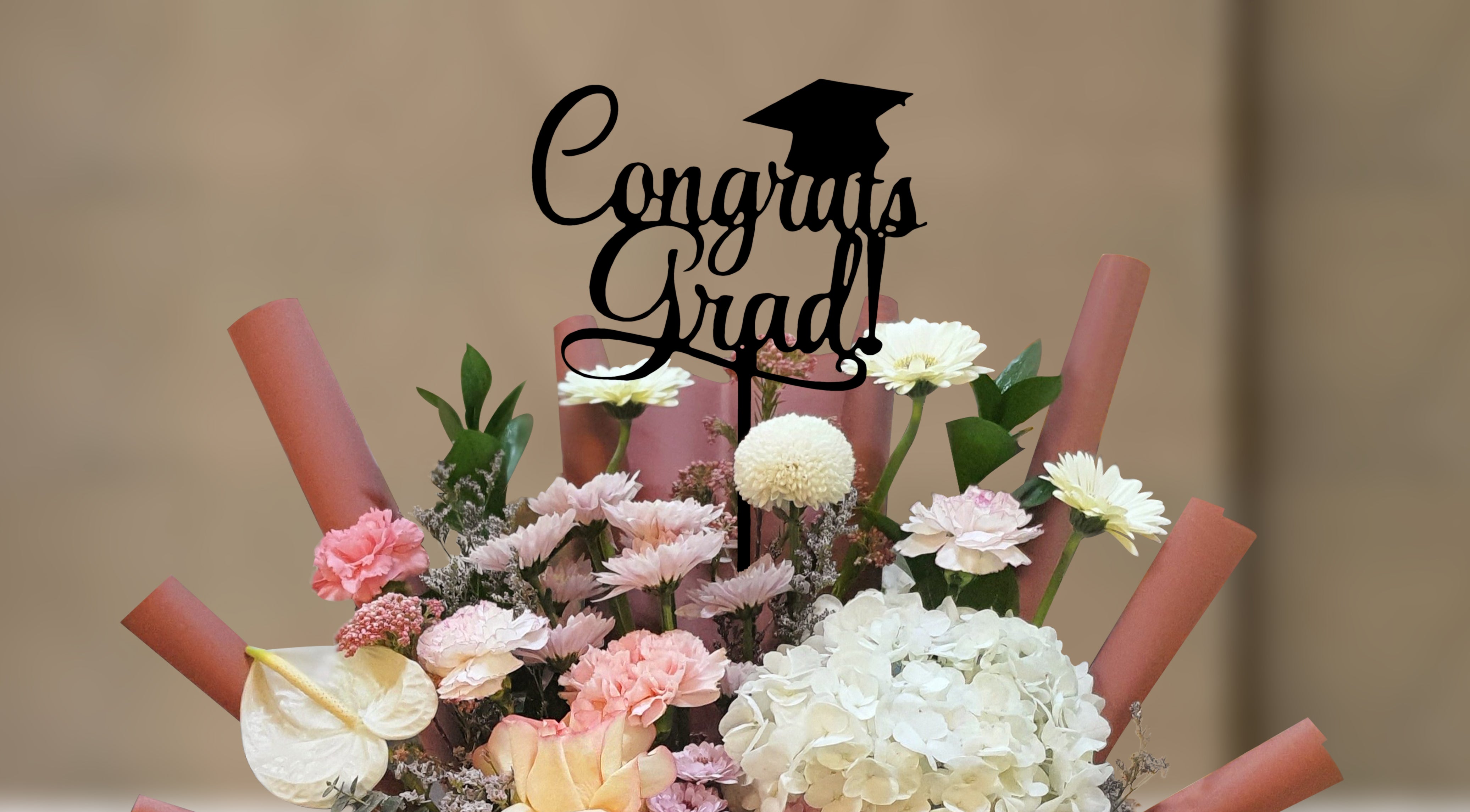 Graduation Flower Arrangement in Luxury Bag – Mixed Fresh Blooms with "Congrats Grad" Topper | Jazirah Flowers
